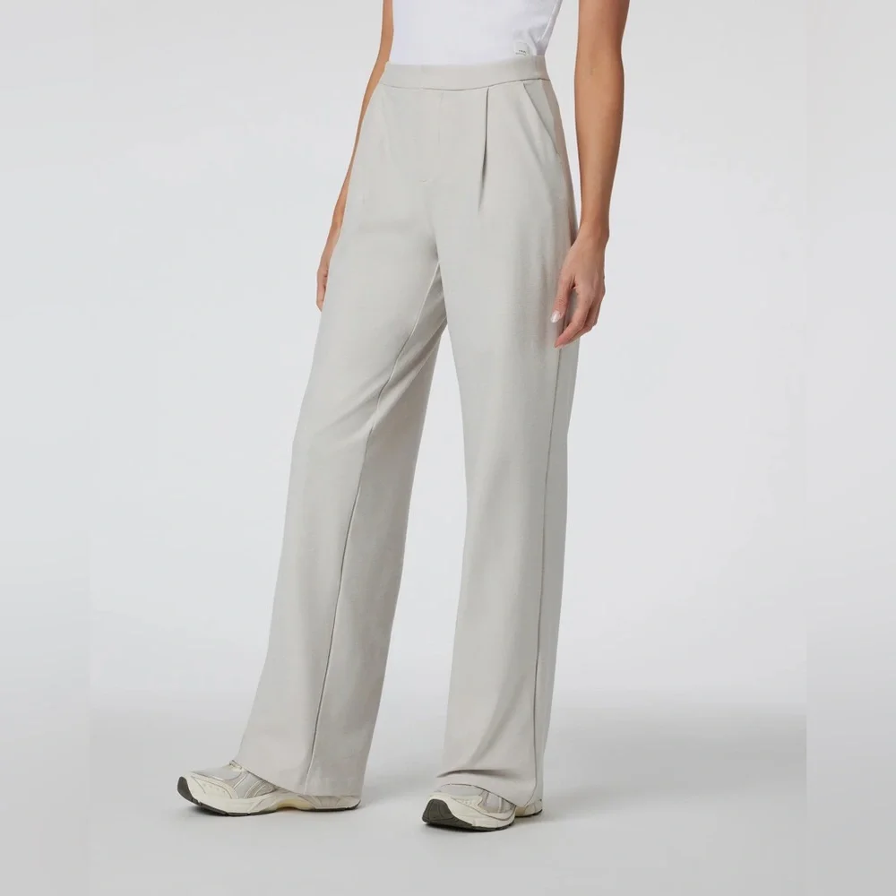Vuori Women's Wide Leg Pants in Cream - Picture 2 of 12